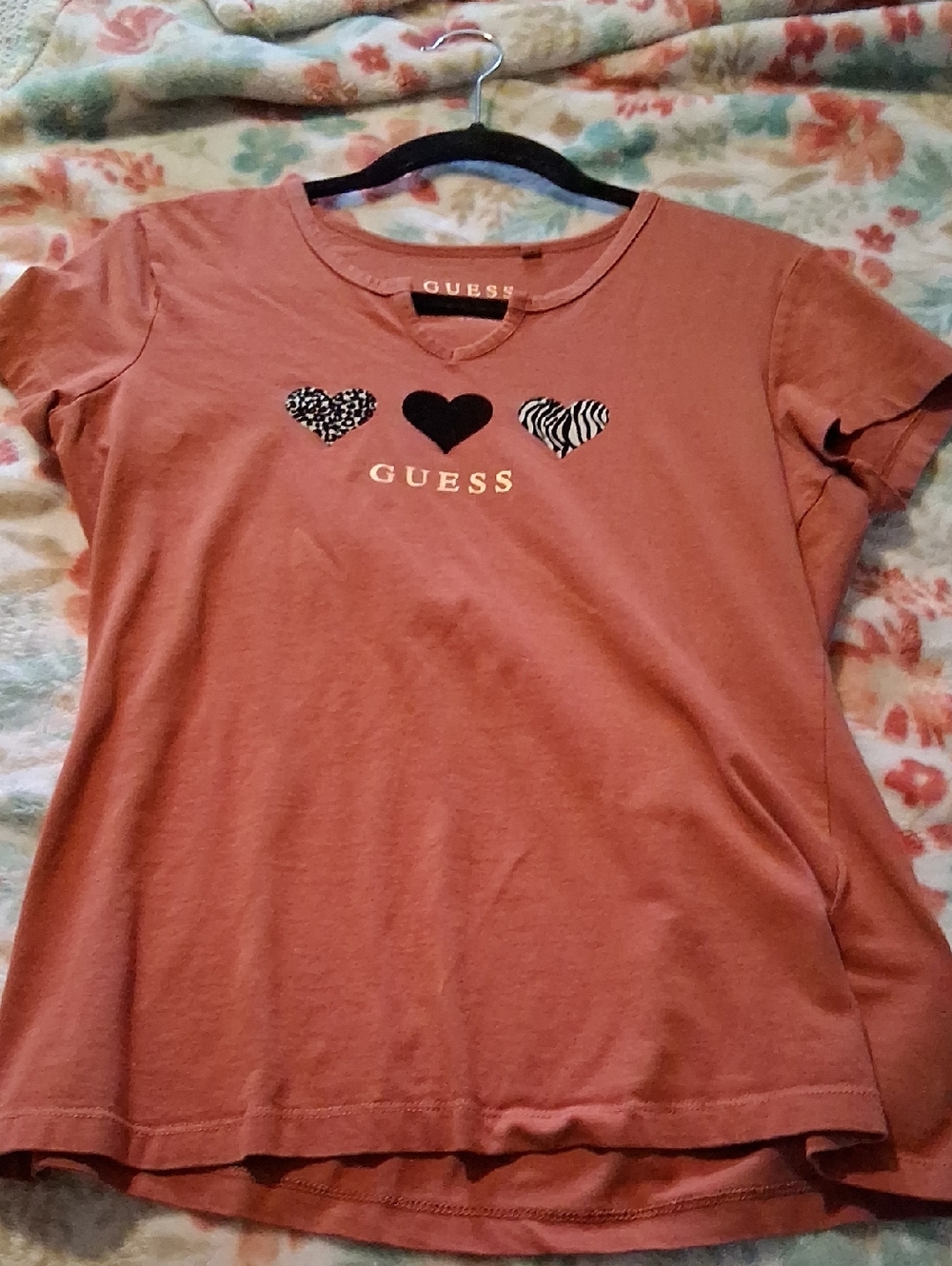 GUESS Rust Pink Graphic Heart Tee
